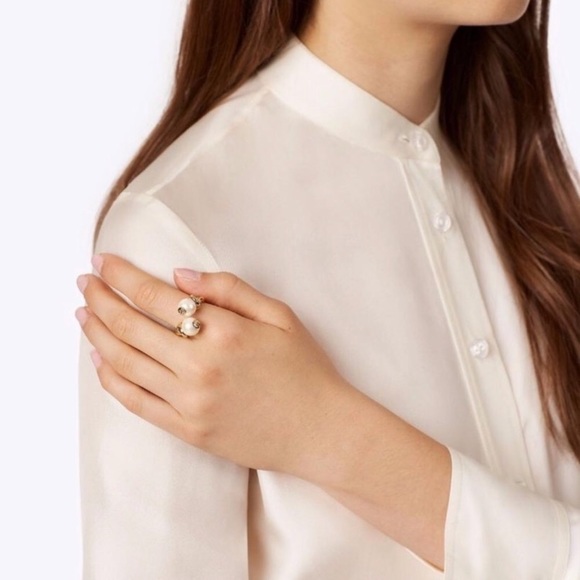 Tory Burch • Rope Logo Bead Ring - Picture 3 of 5